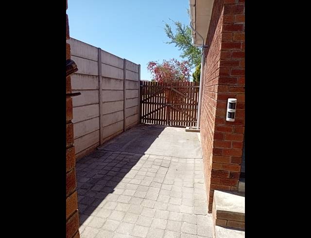 3 bed property to rent in KUILS RIVER